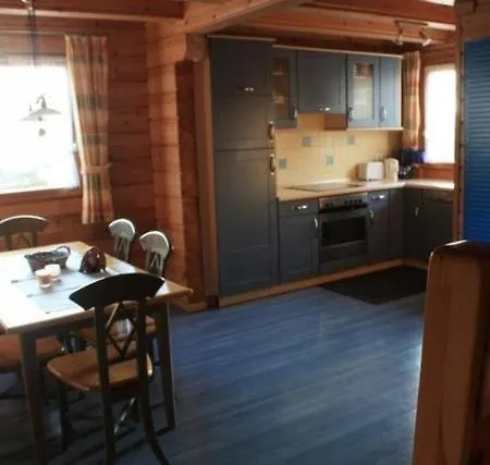 Gemuetliches Blockhaus In Waldrandlage Mit Sauna アパート *